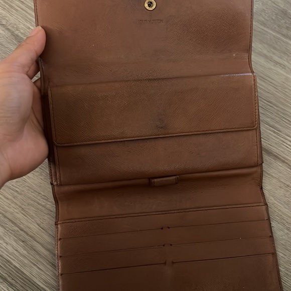 International LV wallet - Picture 7 of 7